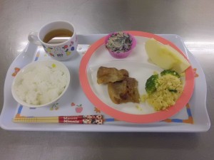 今日の給食　照り焼きチキン